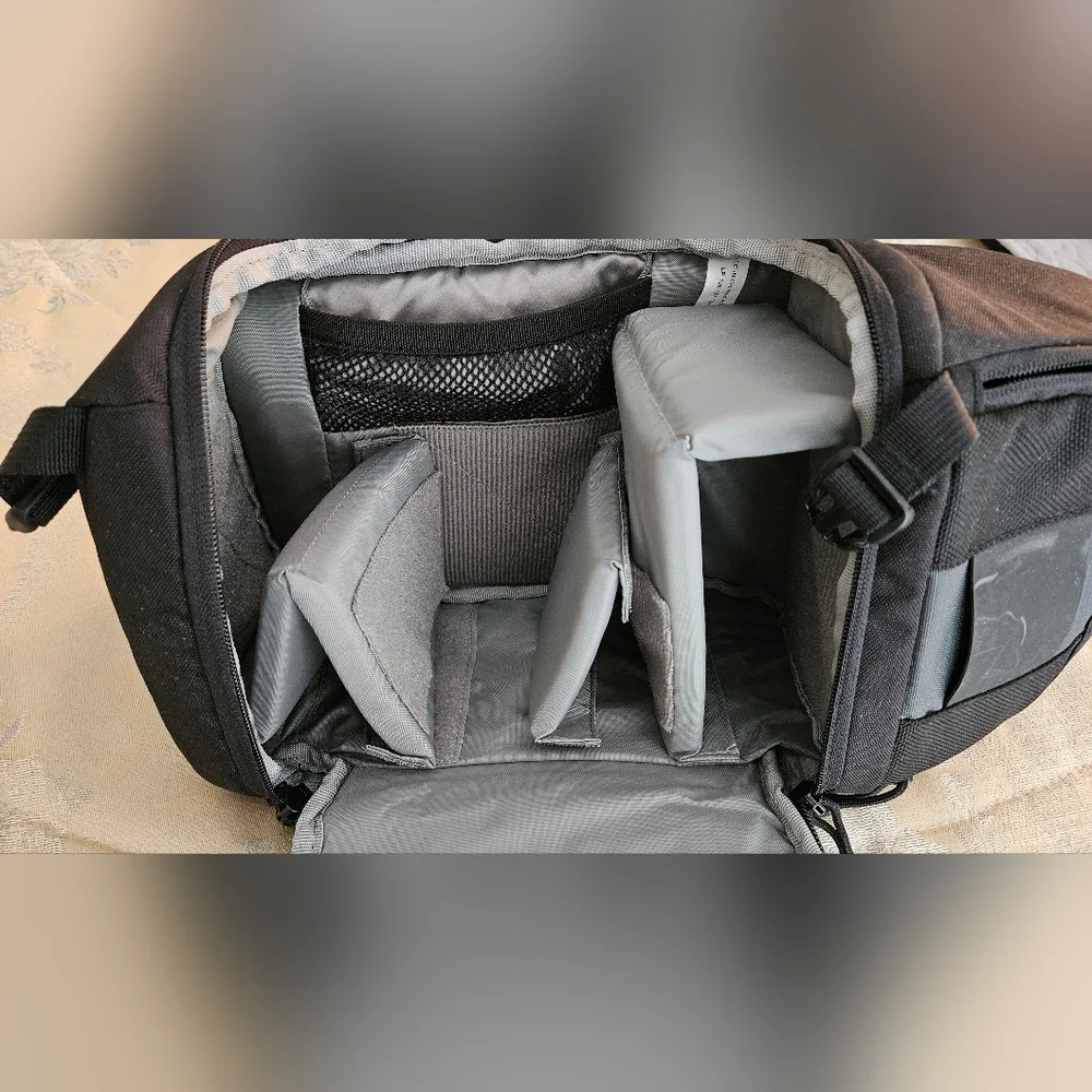 Lowepro Slingshot 100 AW camera bag, black